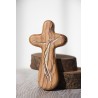 Cruz de mano de olivo PINTADA grande · crucifijo16 · ARTE5037