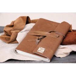 Funda cuaderno de cuero. ARTESANO. Tres libretas intercambiables. CuAr-01-MAR · ARTE10400