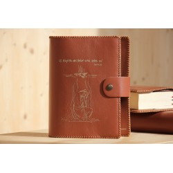 Funda de Biblia grabada: El Espiritu del señor está sobre mí (marrón). ARTESANO. BIB004 · ARTE10004