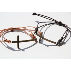 Pulsera cruz cuero 1001