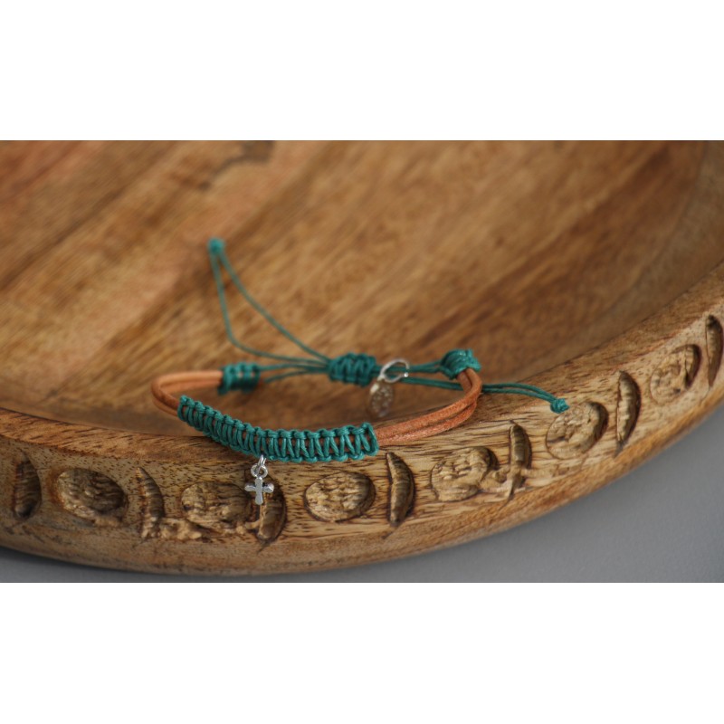 Pul. Cuero y macrame simbolo 1516