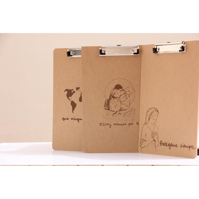 Peregrino orado - Portapapeles A4. PER-AA1 · PAP5201g