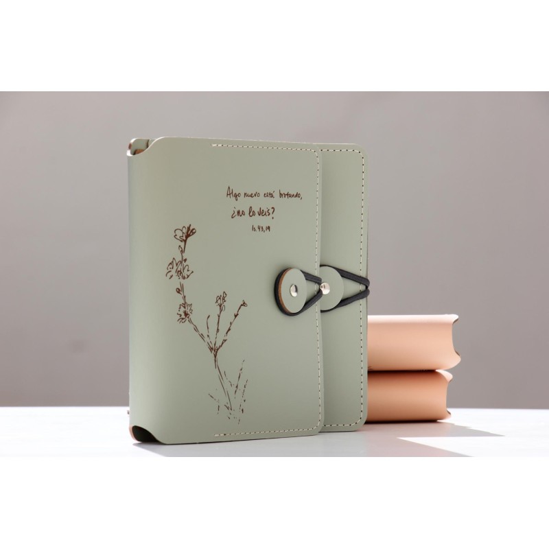 203-ALGO NUEVO ESTÁ BROTANDO. A6-Sage (64). ALG-703-SAG · PAP1001p