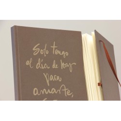 311-SOLO TENGO EL DIA DE HOY PARA AMARTE. A5 encuadernado con goma kraft marrón. JNA-211-MAR · PAP31