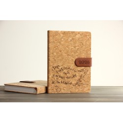 Deja que Dios escriba recto...  Agenda 2026-A5. Corcho. AGE-834-Dej · PAP7015