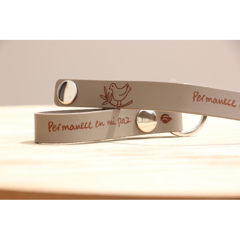 LA PALOMA SOBRE EL OLIVO. VV-Llavero Snap Urban-Ash. Permanece en mi paz. Mod2411