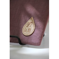 Funda para Tablet con la Bella Patora (Berenjena). ARTESANO. Bep-Ber · REG3